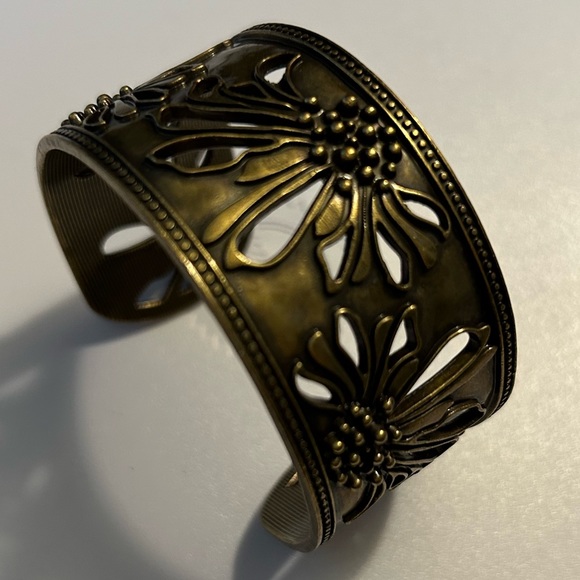 Artisan Cuff with Floral Design - Picture 5 of 7